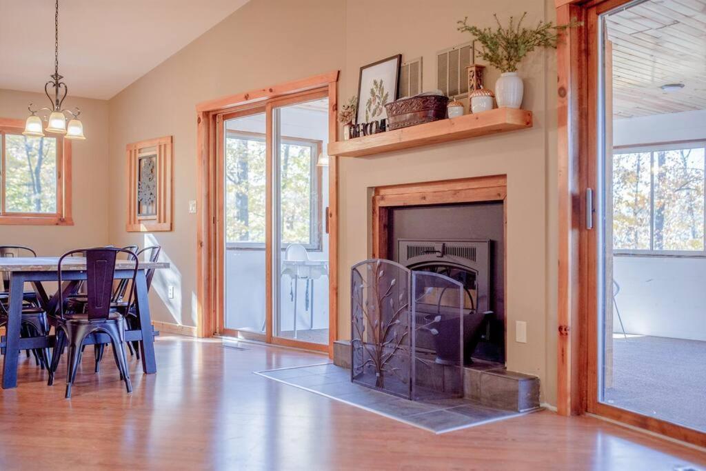 Fall Getaway Resort-3 King Suites, Dog-Friendly Seeley Екстериор снимка