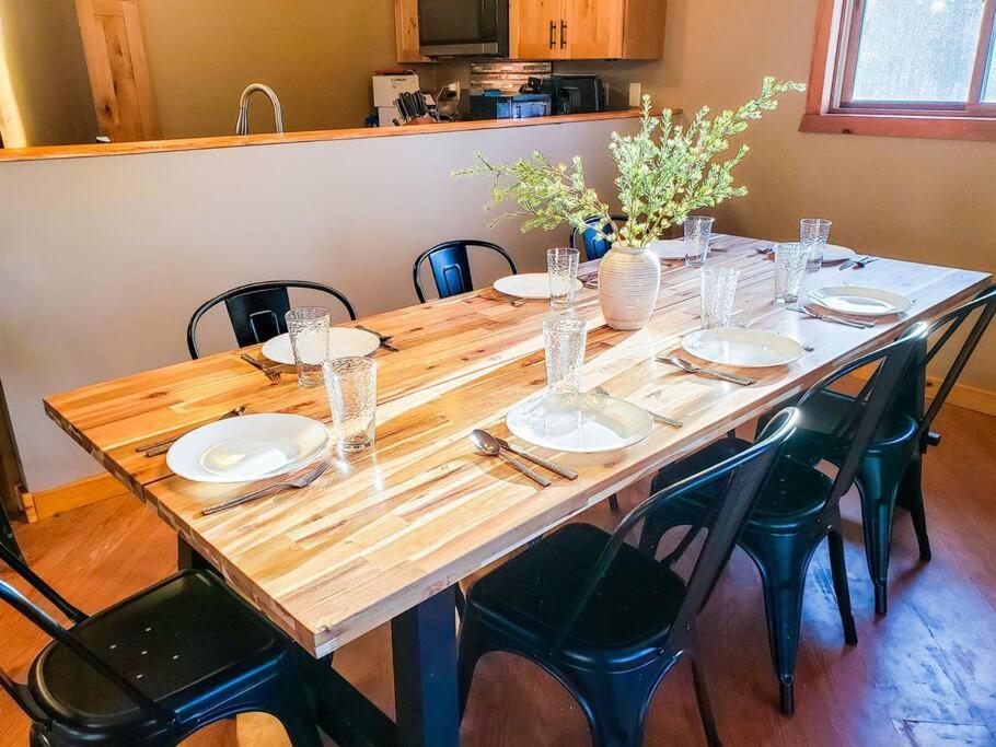 Fall Getaway Resort-3 King Suites, Dog-Friendly Seeley Екстериор снимка