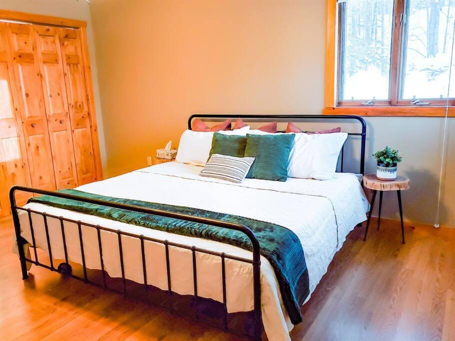 Fall Getaway Resort-3 King Suites, Dog-Friendly Seeley Екстериор снимка